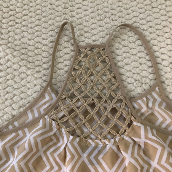 A.N.A. Sleeveless Blouse. Sz M - Picture 5 of 7